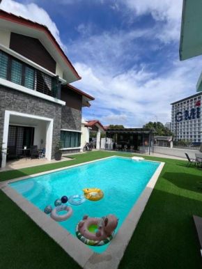 Bangi Beautiful Villa with Private Pool